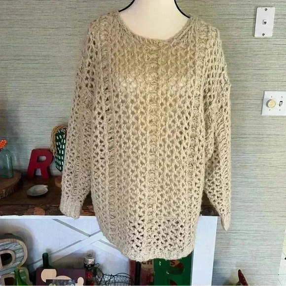 Ces Femme Sweater Cream And Gold Open Weave Knit Women’s Size M Holiday Cozy - Picture 9 of 9